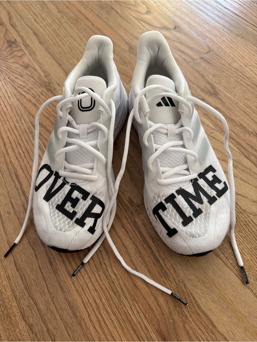 adidas Kids Overtime White Sneakers Size 6.5 GREAT CONDITION!